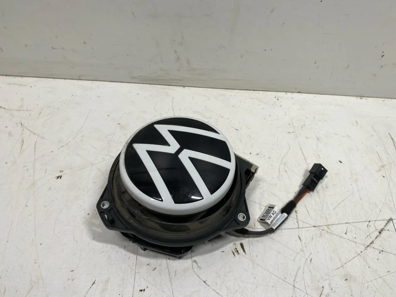 Volkswagen ID.3 2021- Tailgate exterior handle view 2