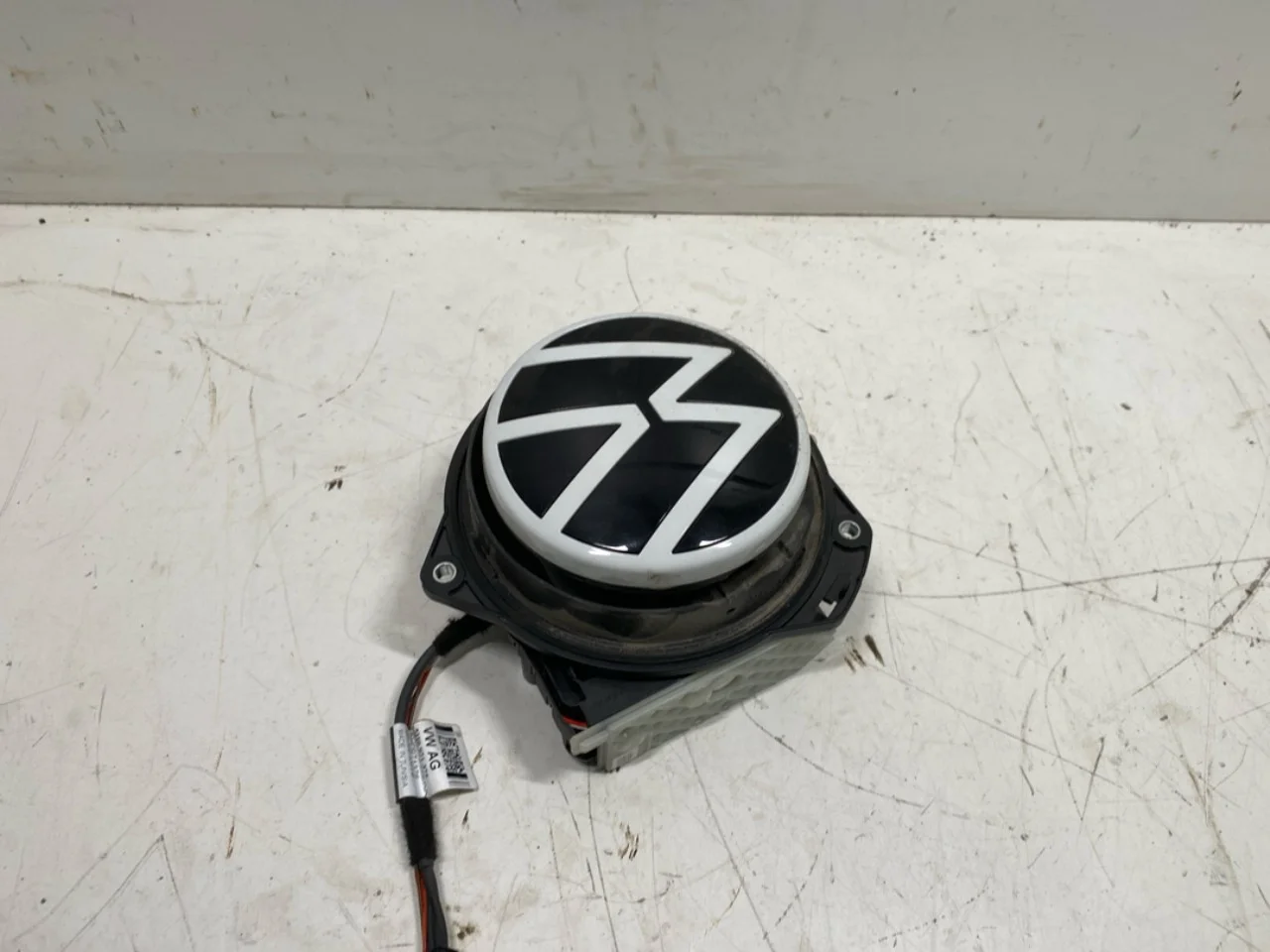 Volkswagen ID.3 2021- Tailgate exterior handle view 3