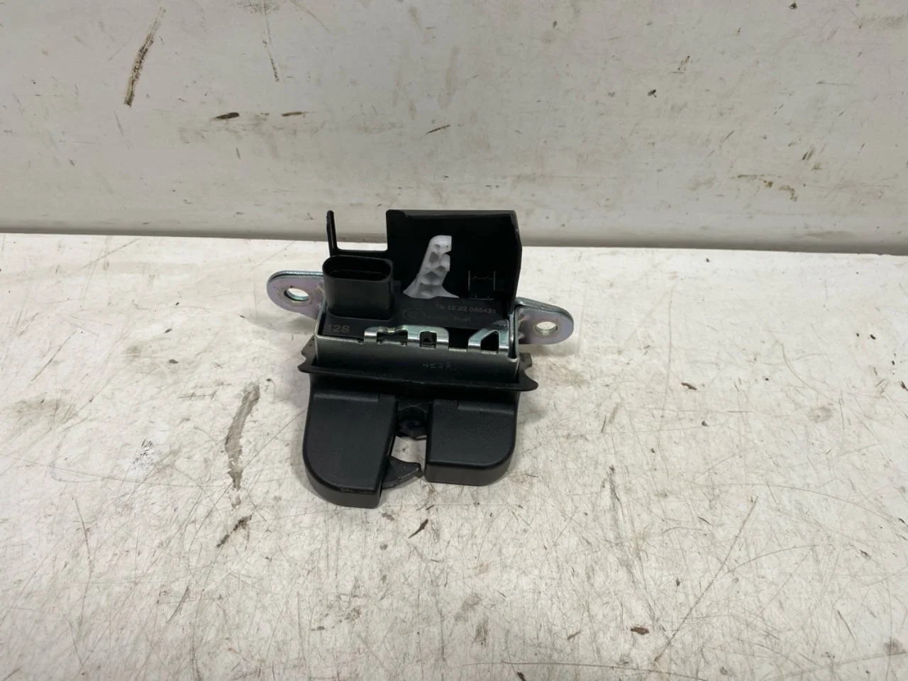 Volkswagen ID.3 2021- Tailgate lock