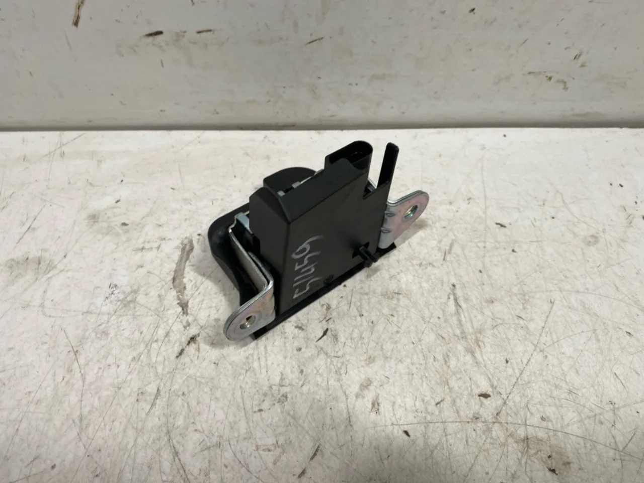 Volkswagen ID.3 2021- Tailgate lock view 3