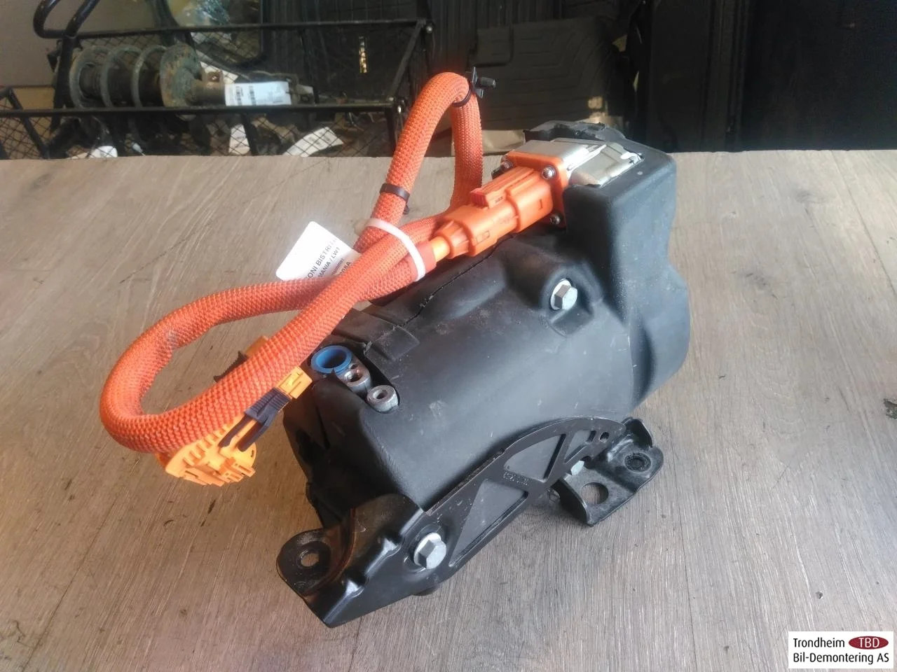 Porsche TAYCAN 2020- A/C compressor view 2
