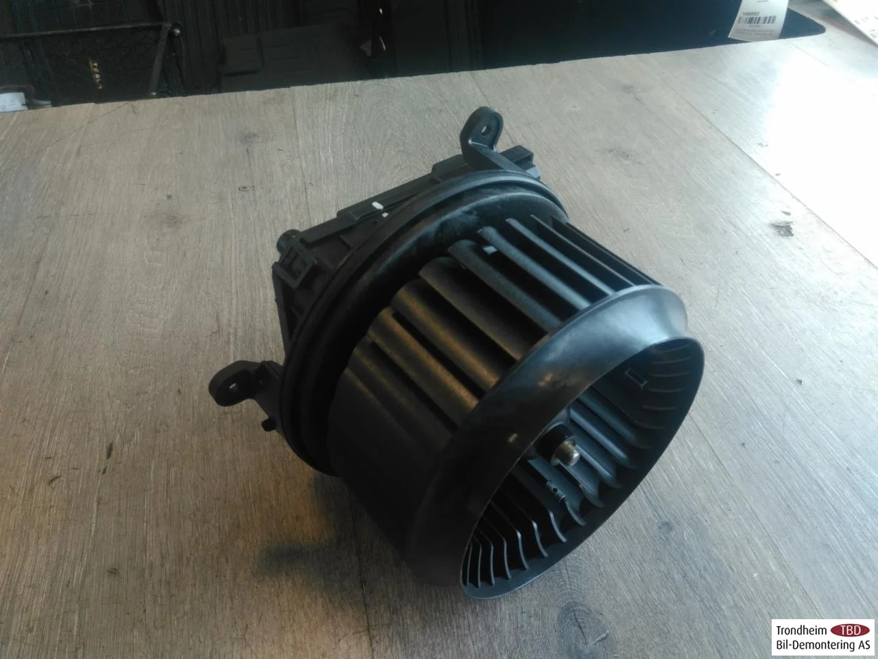 Porsche TAYCAN 2020- Fűtésventilátor motor view 2