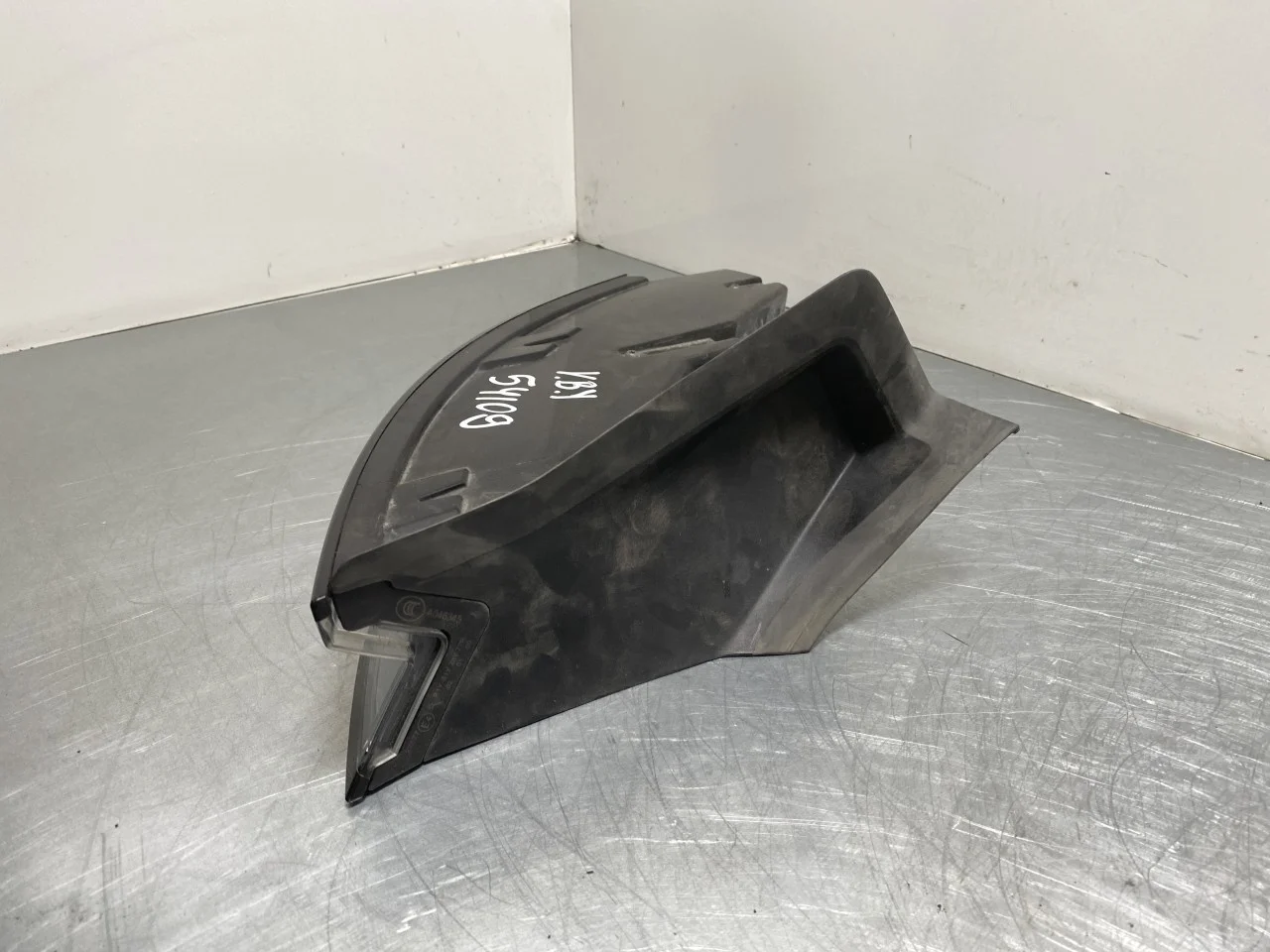 Porsche TAYCAN 2020- Left tail light view 2
