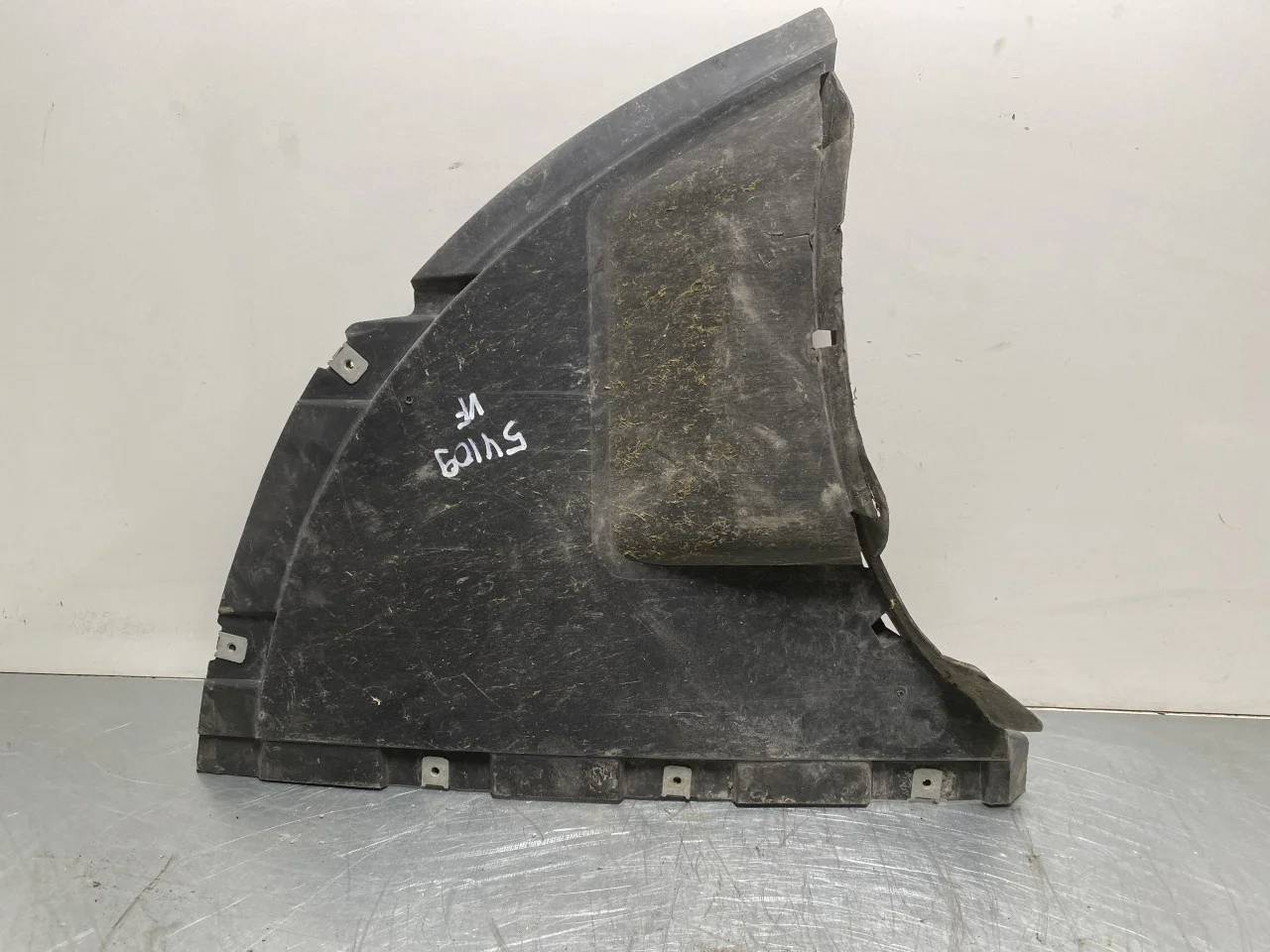 Porsche TAYCAN 2020- Inner fender liner view 2