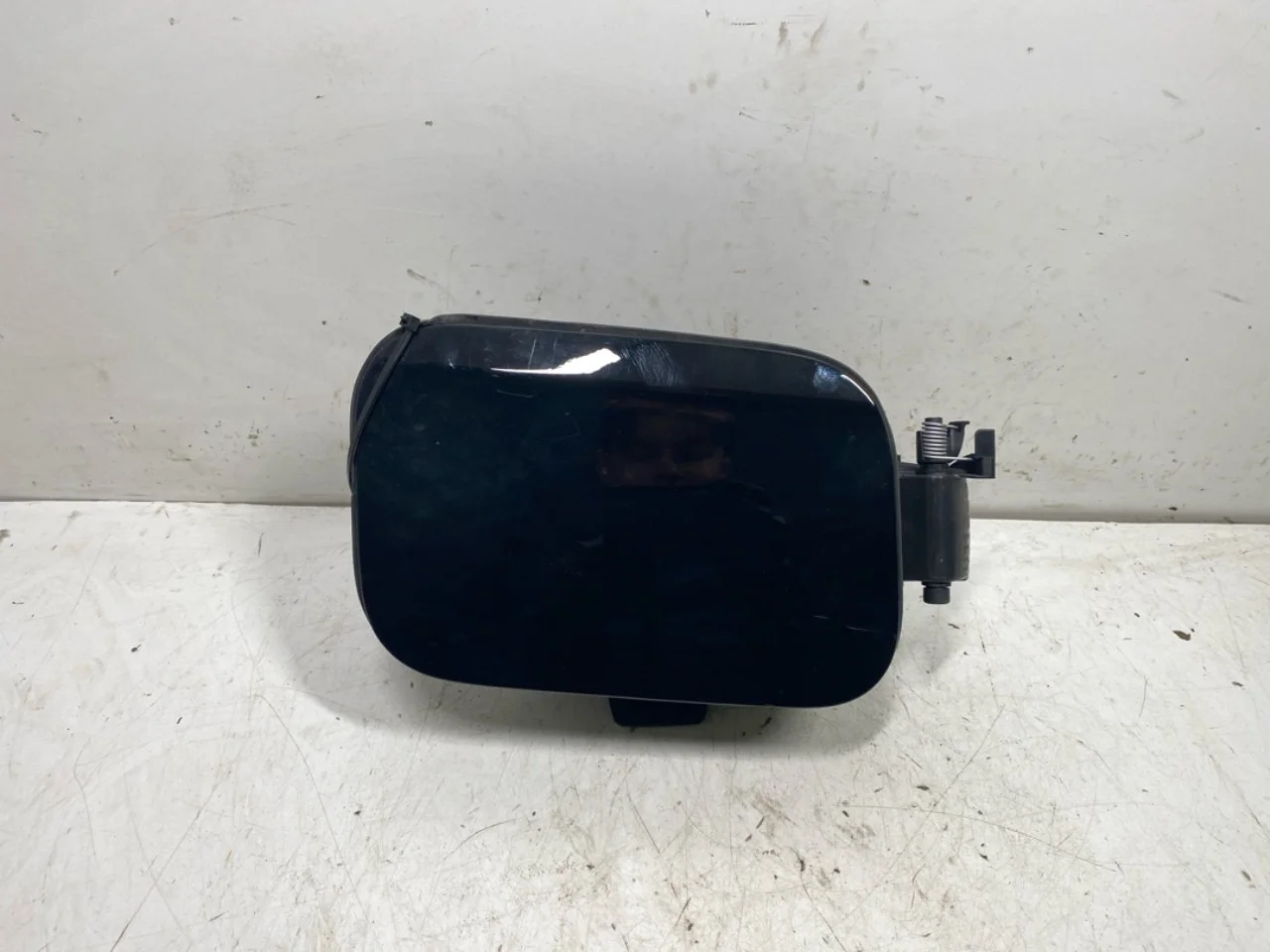BMW X1/IX1 U11 2023- Charging port cover, electric / hybrid