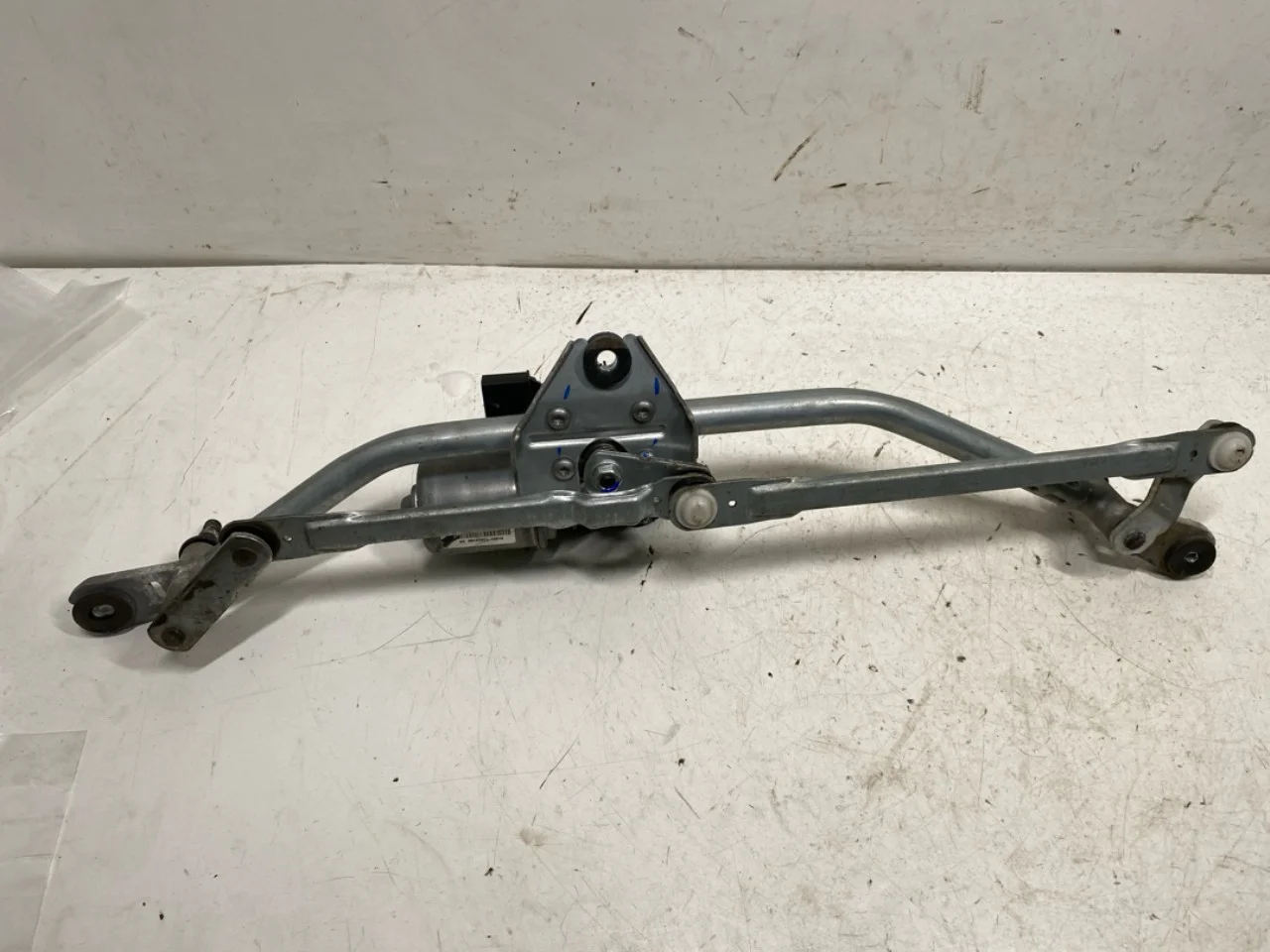 Hongqi E-HS9 2022- Windshield wiper motor