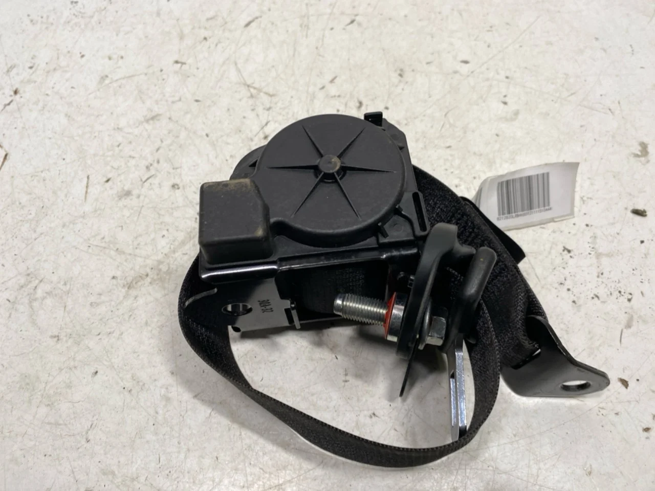 Hongqi E-HS9 2022- Rear right seat belt
