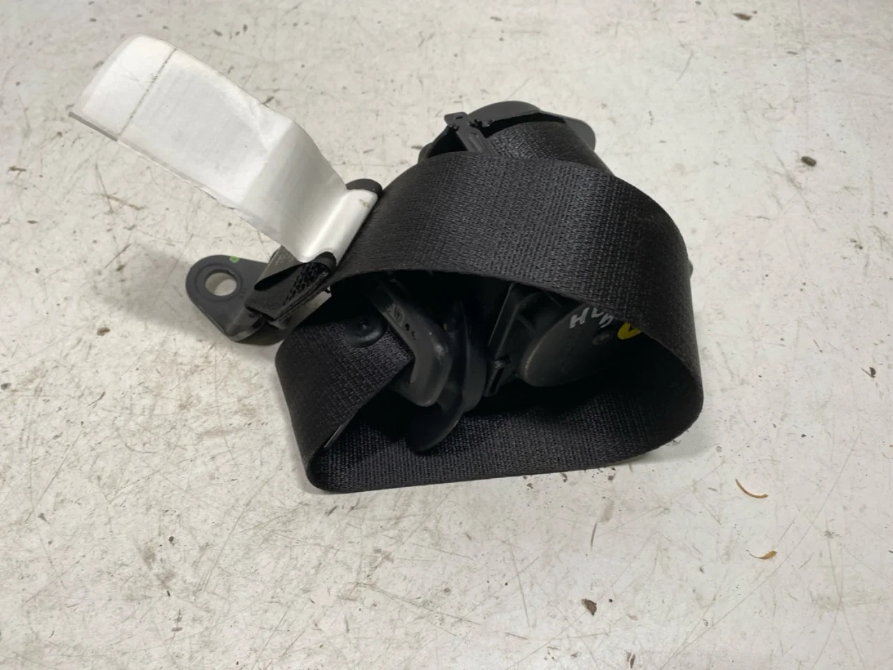 Hongqi E-HS9 2022- Rear right seat belt view 4