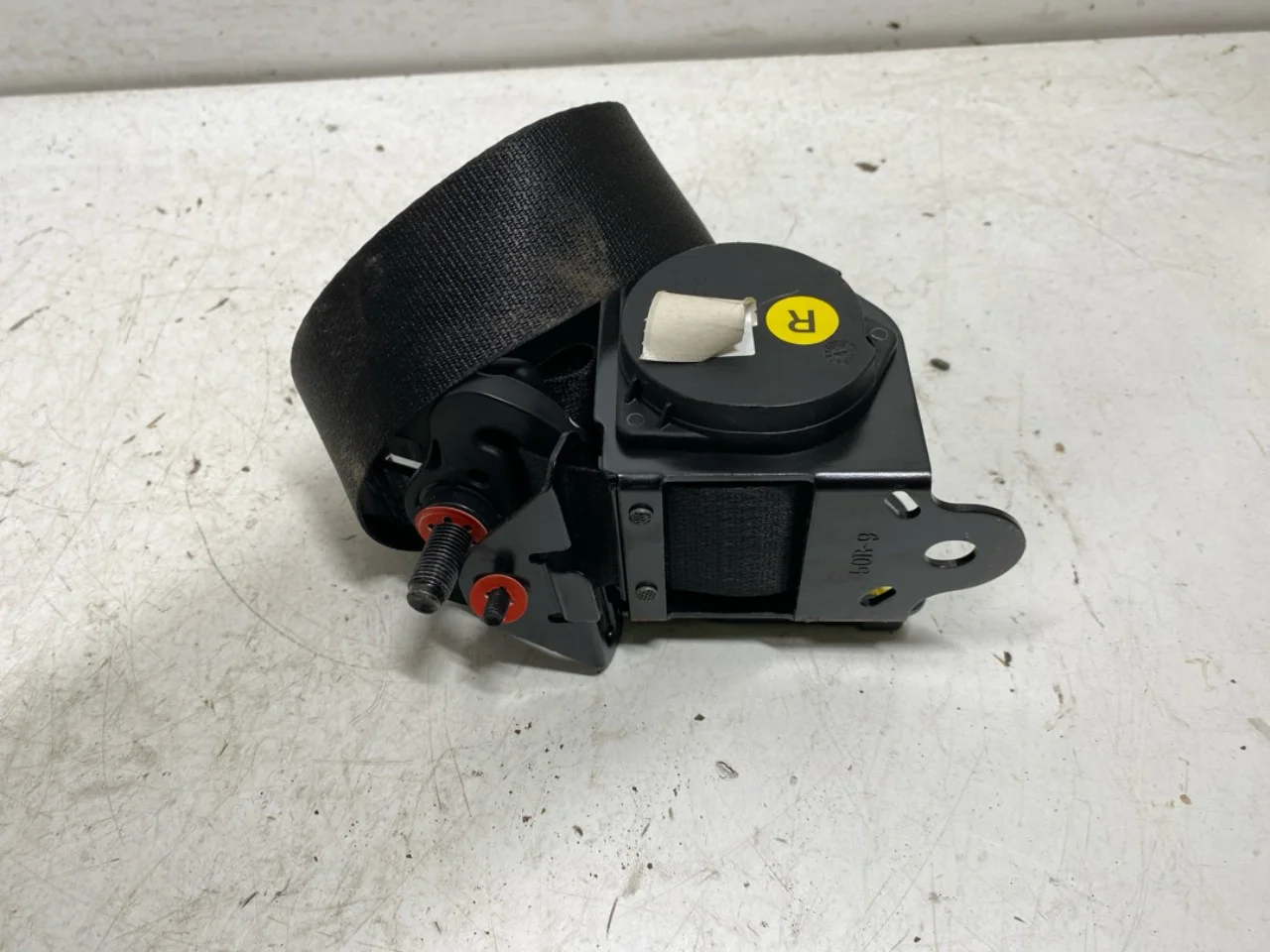 Hongqi E-HS9 2022- Rear right seat belt view 4