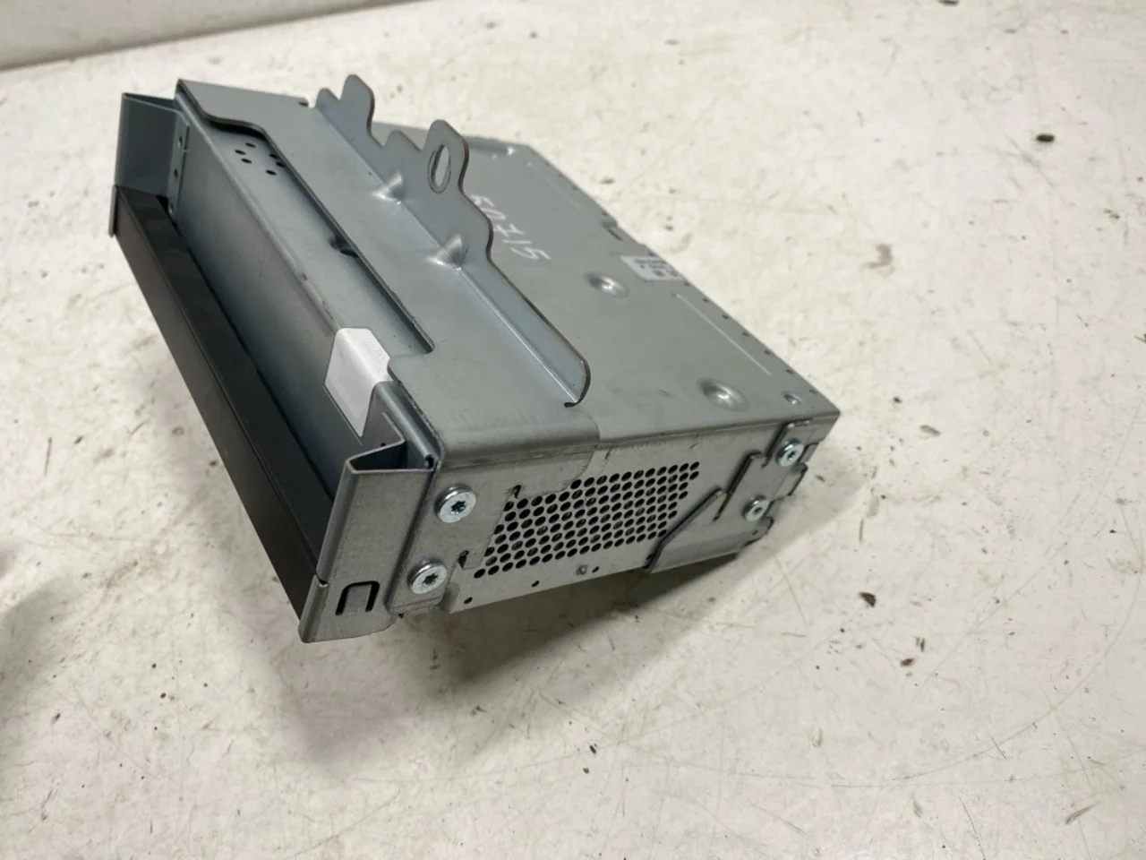 Hongqi E-HS9 2022- Radio view 2