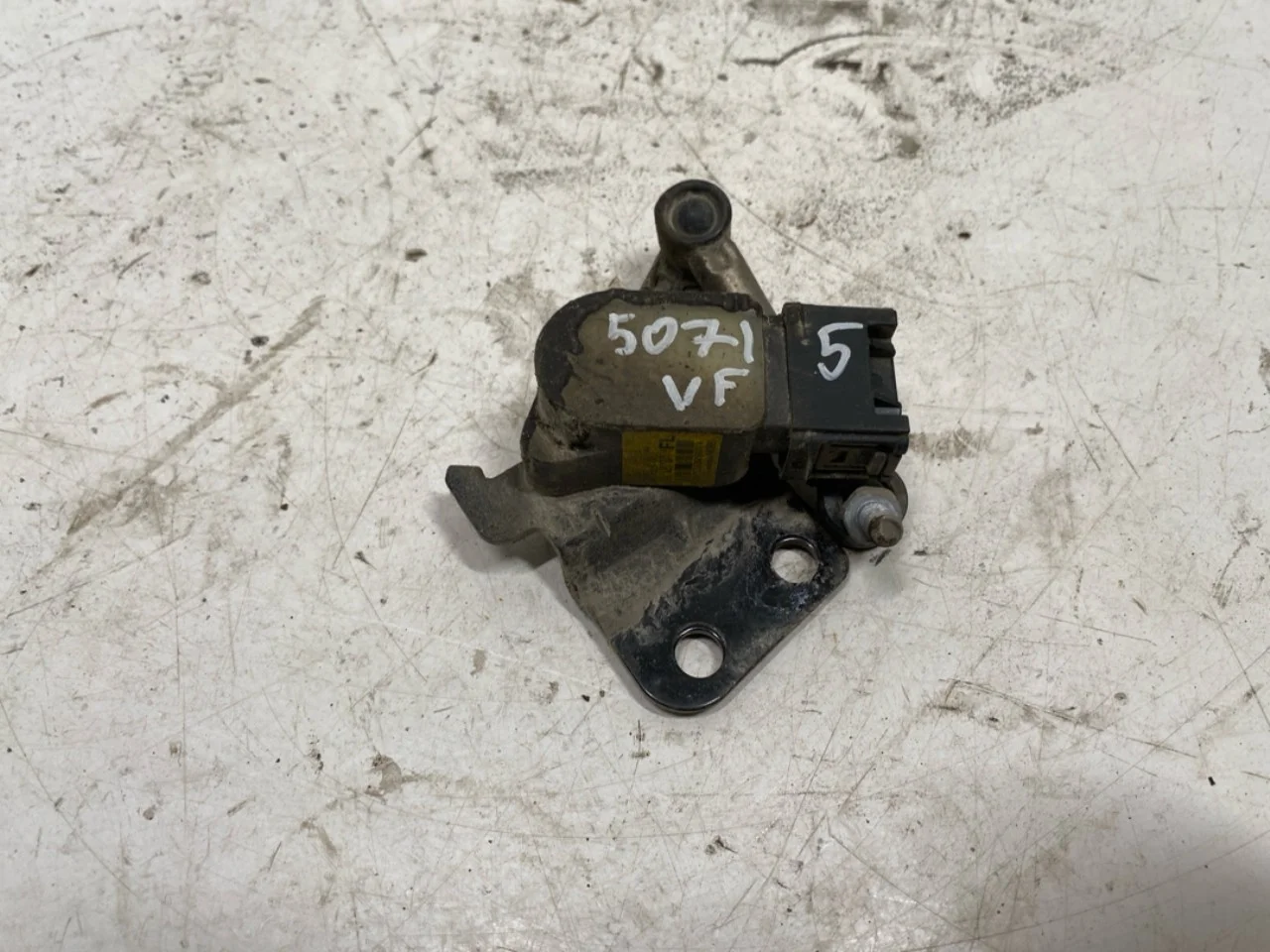 Hongqi E-HS9 2022- Level control / air suspension sensor