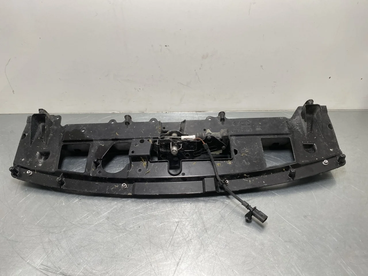 Porsche TAYCAN 2020- Upper front panel view 3