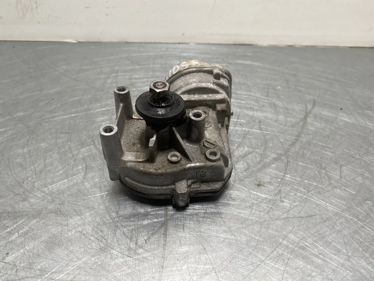 Porsche TAYCAN 2020- Windshield wiper motor