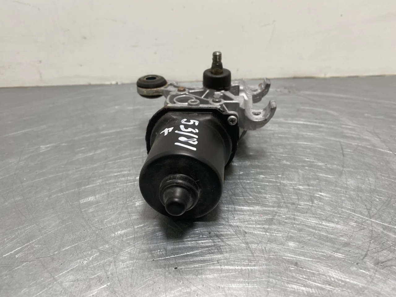 Nissan LEAF 2011-17 Windshield wiper motor view 2