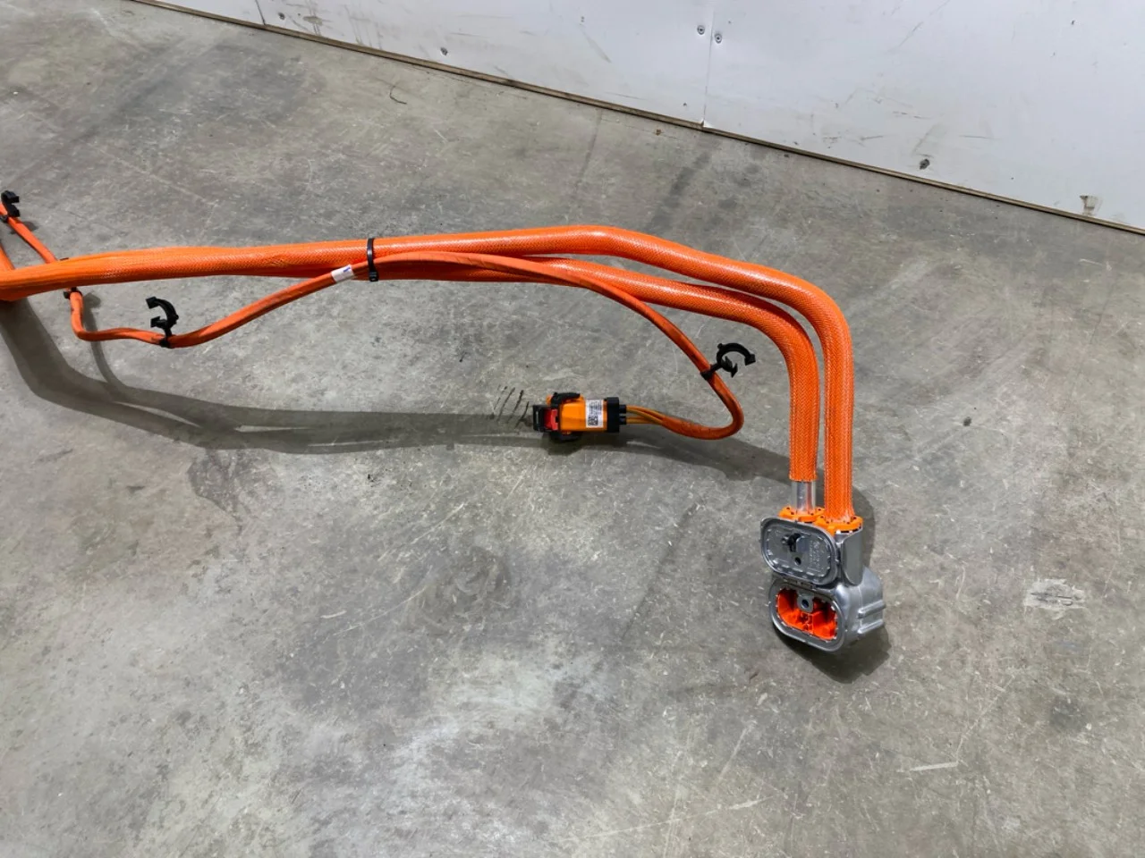 Tesla MODEL Y 2021- Wiring harness, high voltage view 2