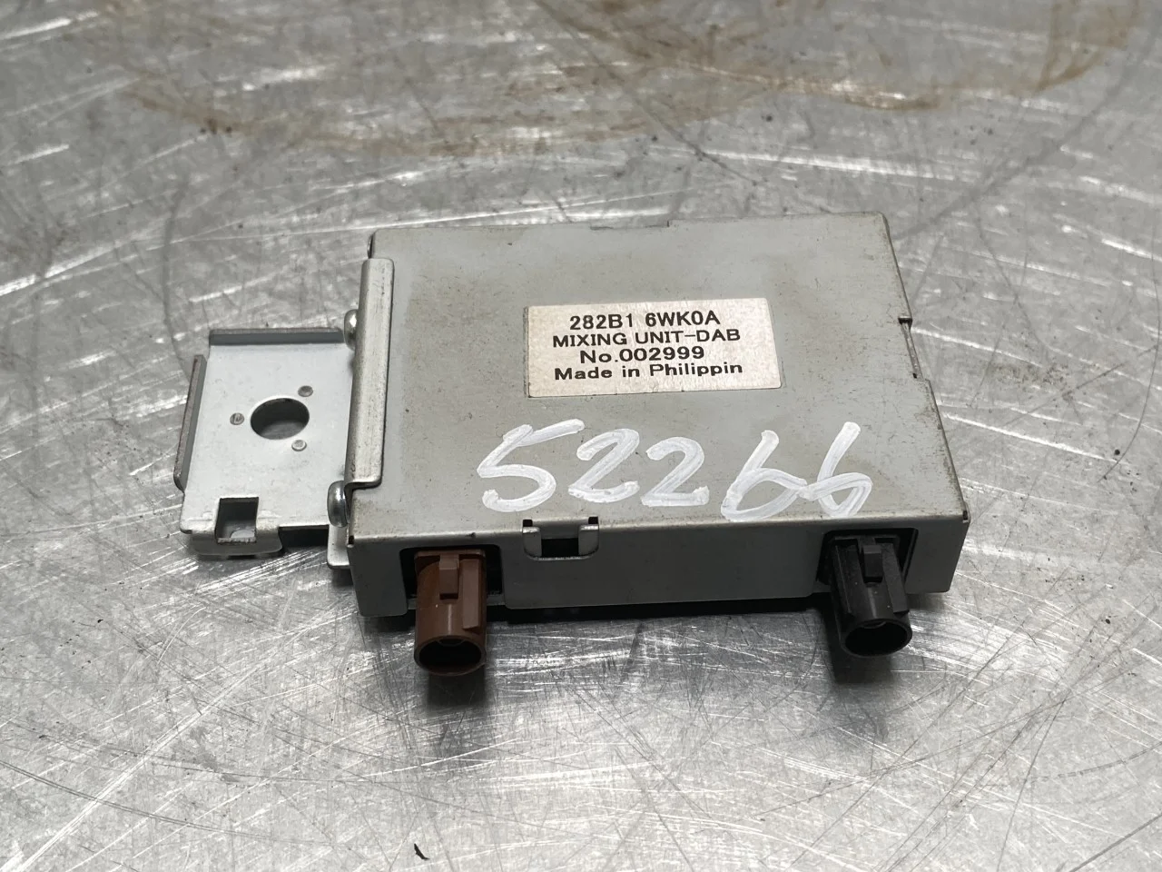 Nissan LEAF 2017-24 Antenna amplifier