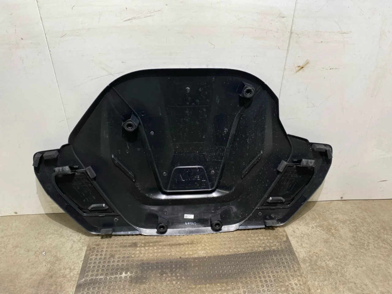 BMW I4 G26 2021-> Capac motor superior vedere 2