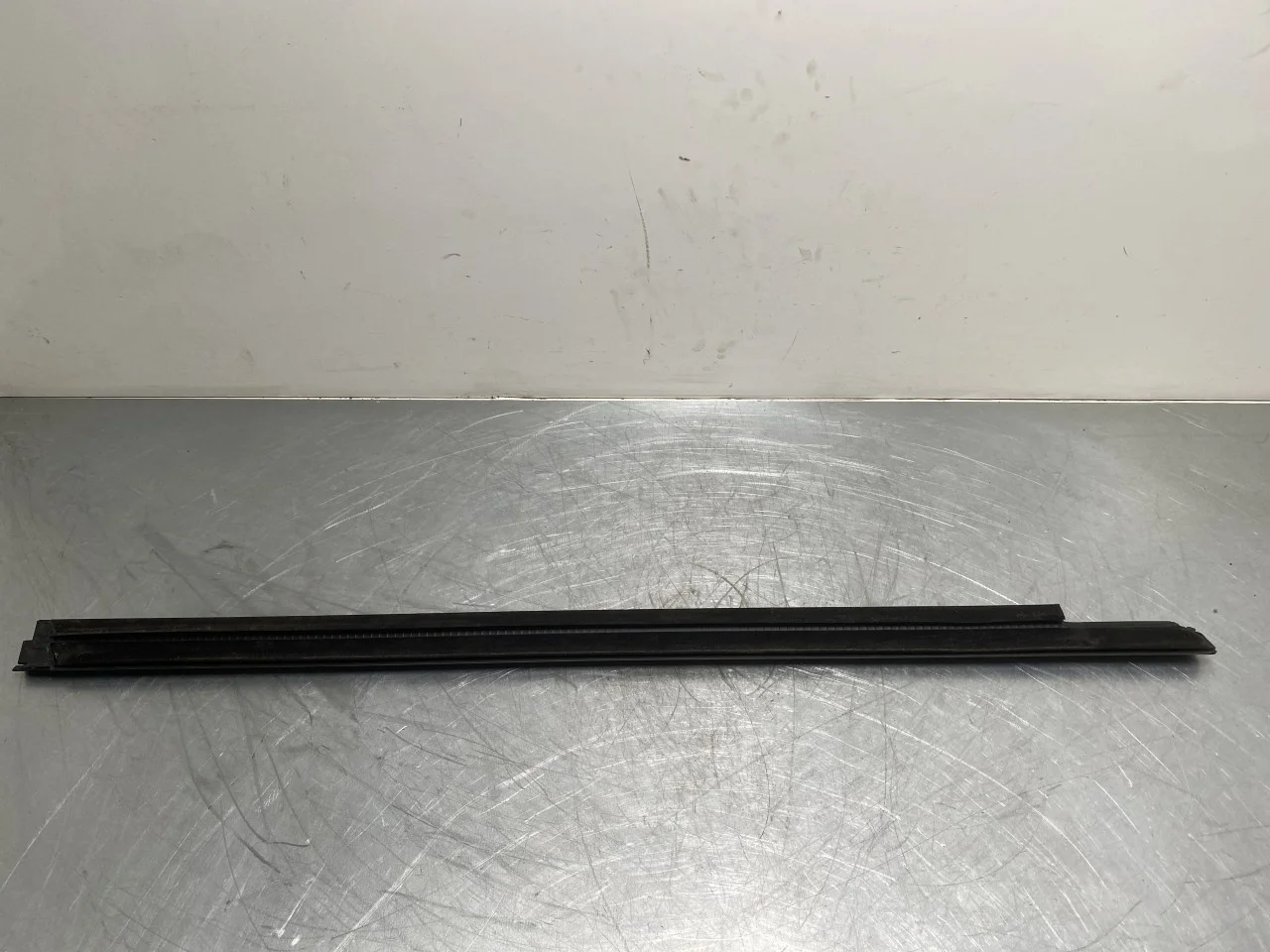 BMW I4 G26 2021-> Trim molding, other view 3
