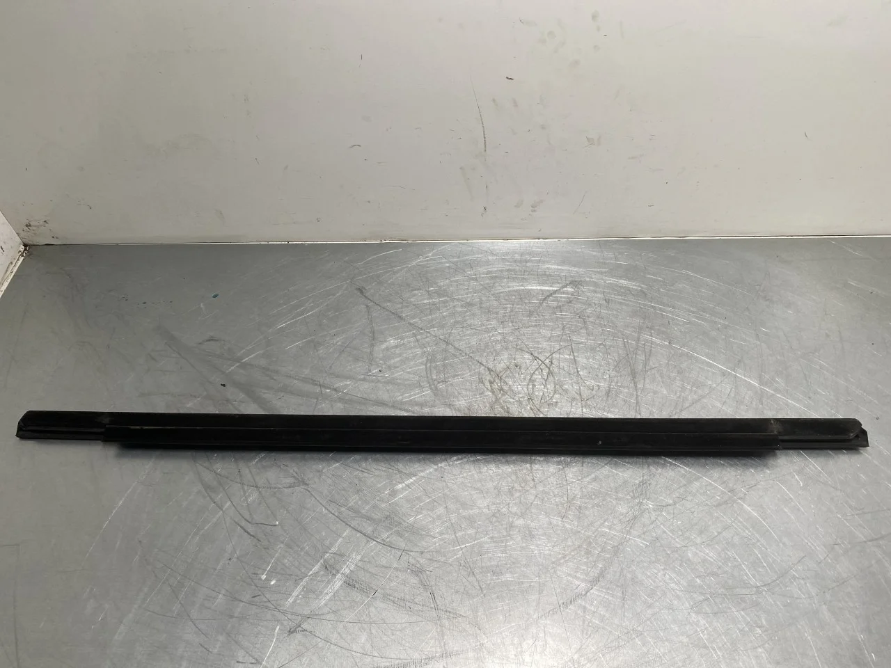 BMW I4 G26 2021-> Trim molding, other view 3