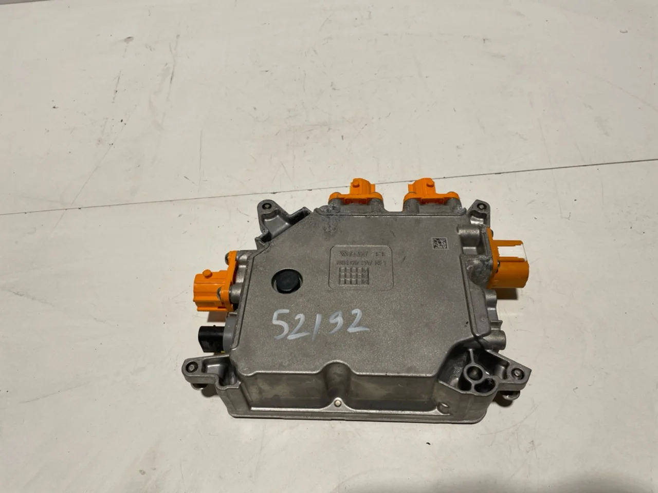 Peugeot 3008/E-3008 2024- Feszültségátalakító, akkumulátor nézet 3