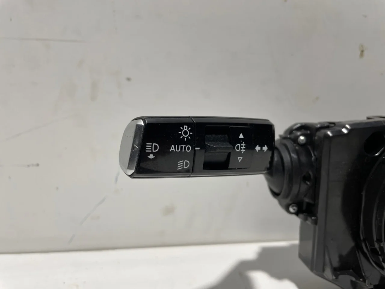 Peugeot 3008/E-3008 2024- Steering column switches view 2