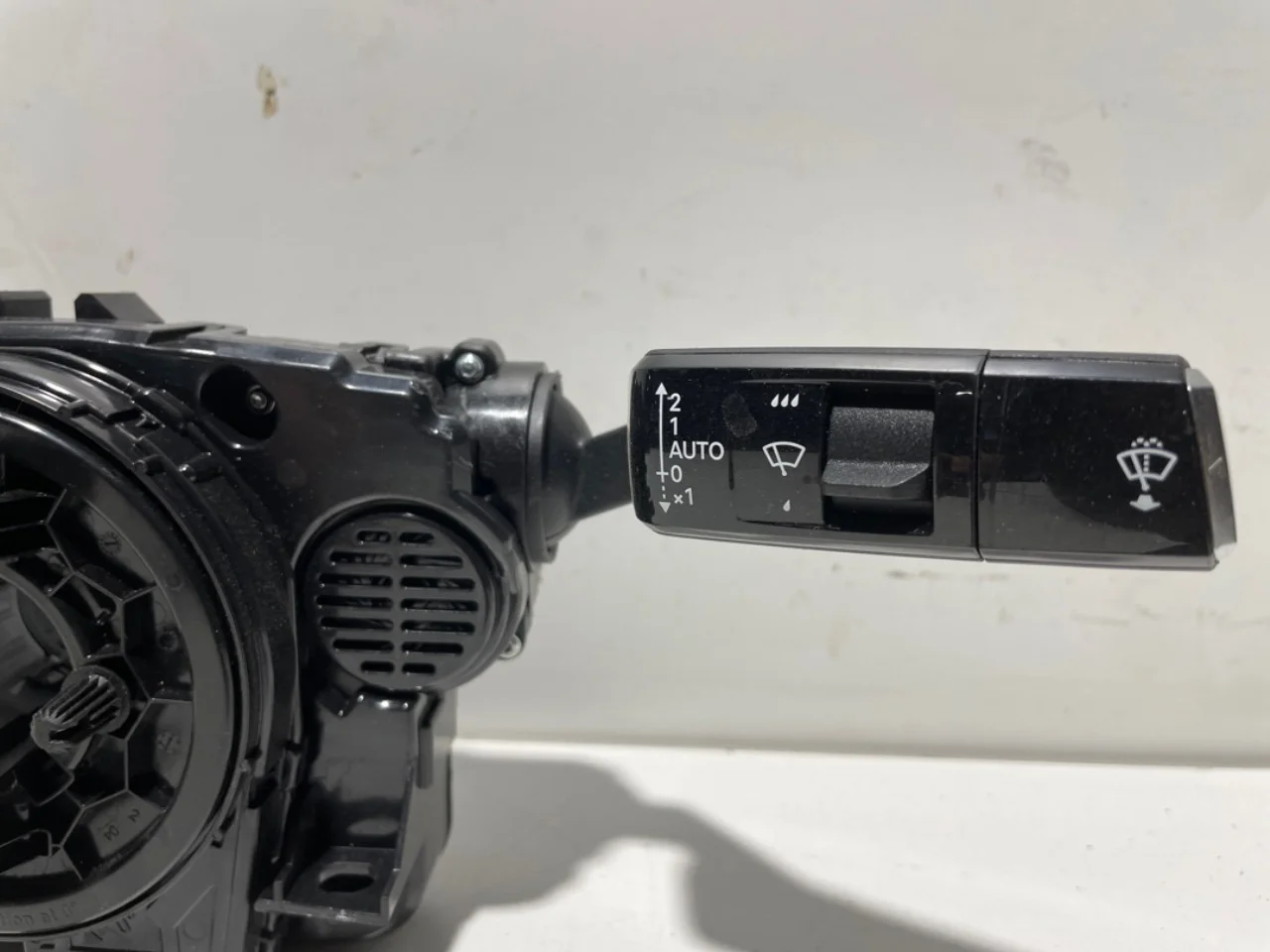 Peugeot 3008/E-3008 2024- Steering column switches view 3