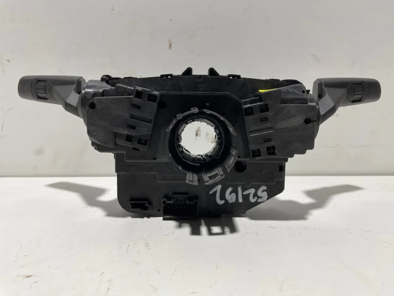 Peugeot 3008/E-3008 2024- Steering column switches view 4