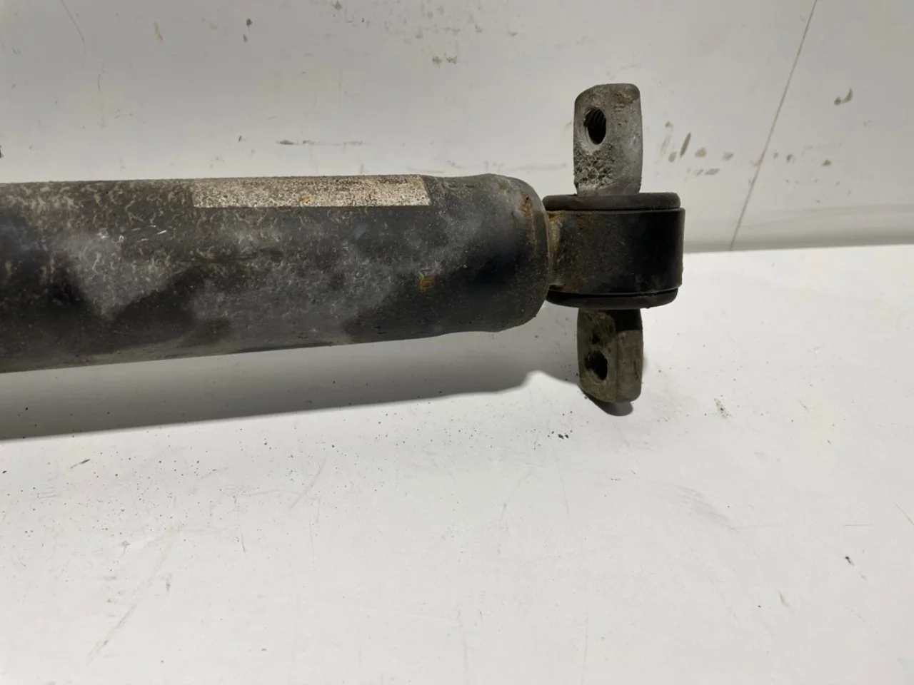Peugeot 3008/E-3008 2024- Shock absorber, rear view 2