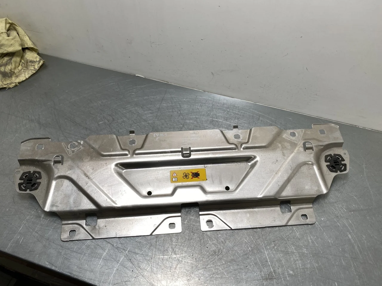 BMW I4 G26 2021-> Front panel