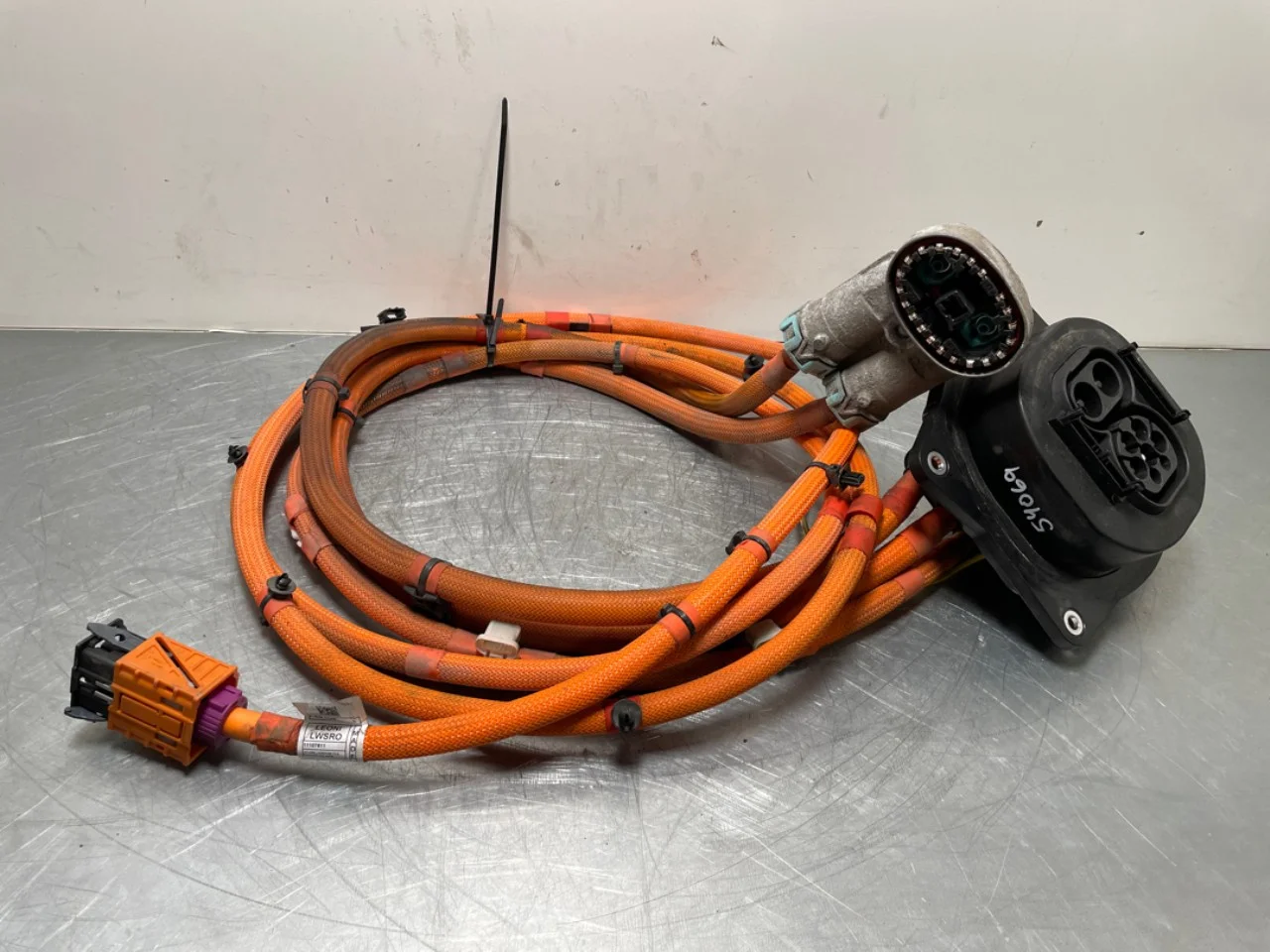 BMW I4 G26 2021-> Capac port încărcare, electric / hibrid