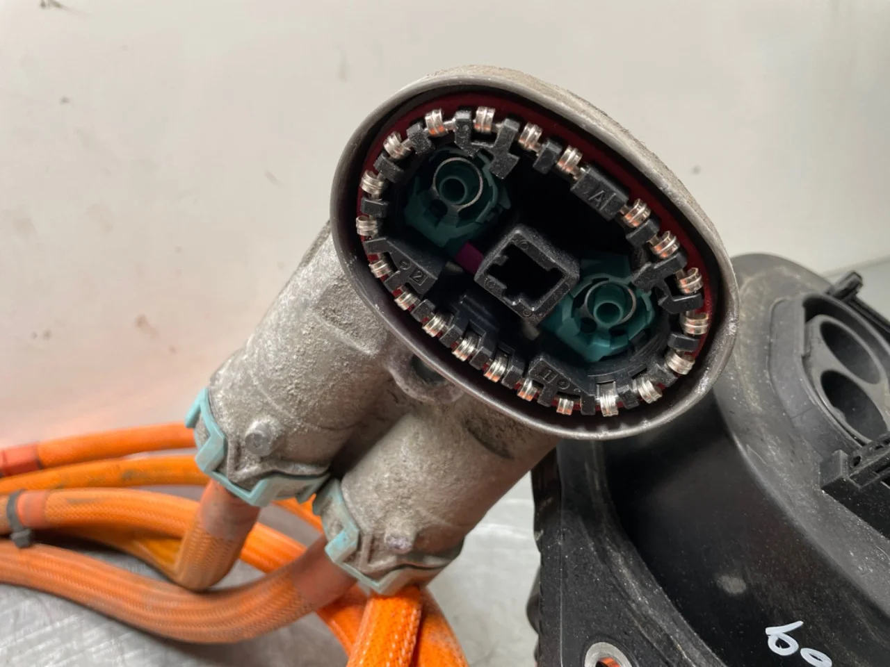 BMW I4 G26 2021-> Capac port încărcare, electric / hibrid vedere 2