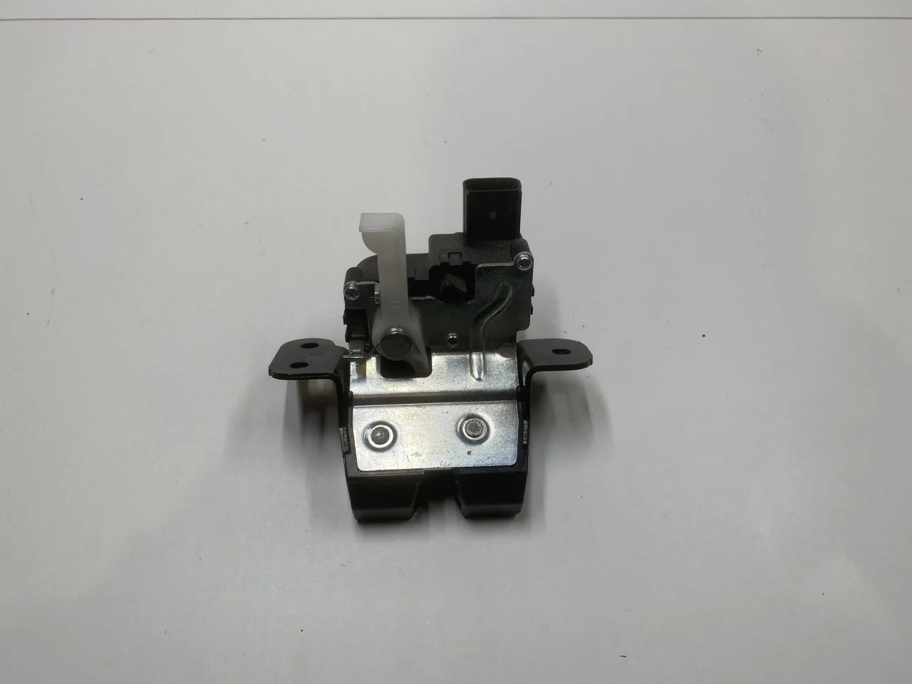 Hyundai KONA / ELECTRIC 2018-23 Tailgate lock view 2