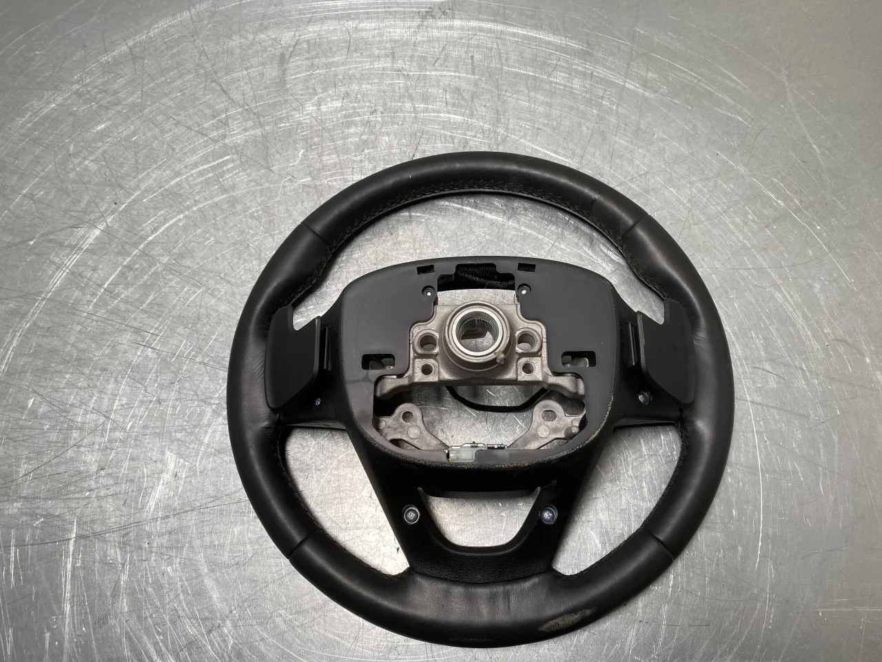 Hyundai KONA / ELECTRIC 2018-23 Steering wheel view 2