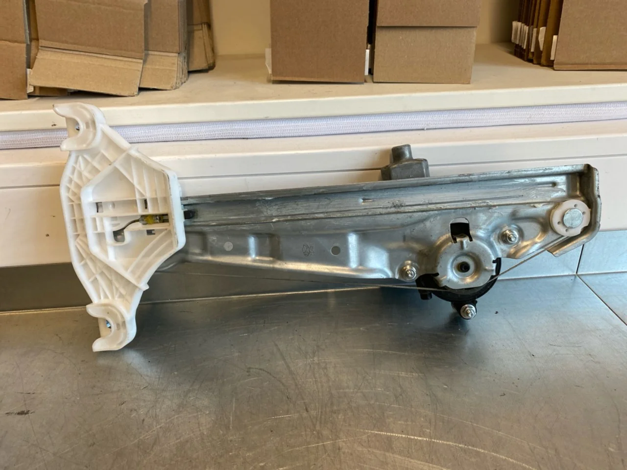 Hyundai IONIQ 5 NE 2022- Electric window regulator, complete view 2