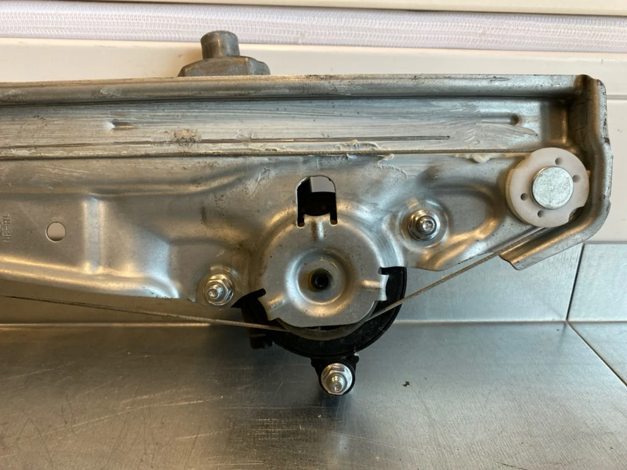 Hyundai IONIQ 5 NE 2022- Electric window regulator, complete view 3