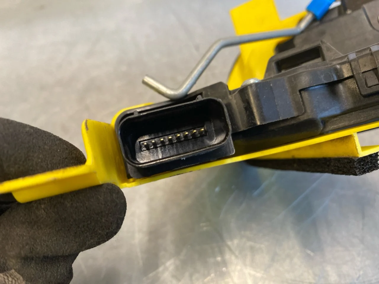 Hyundai IONIQ 5 NE 2022- Door lock housing view 3