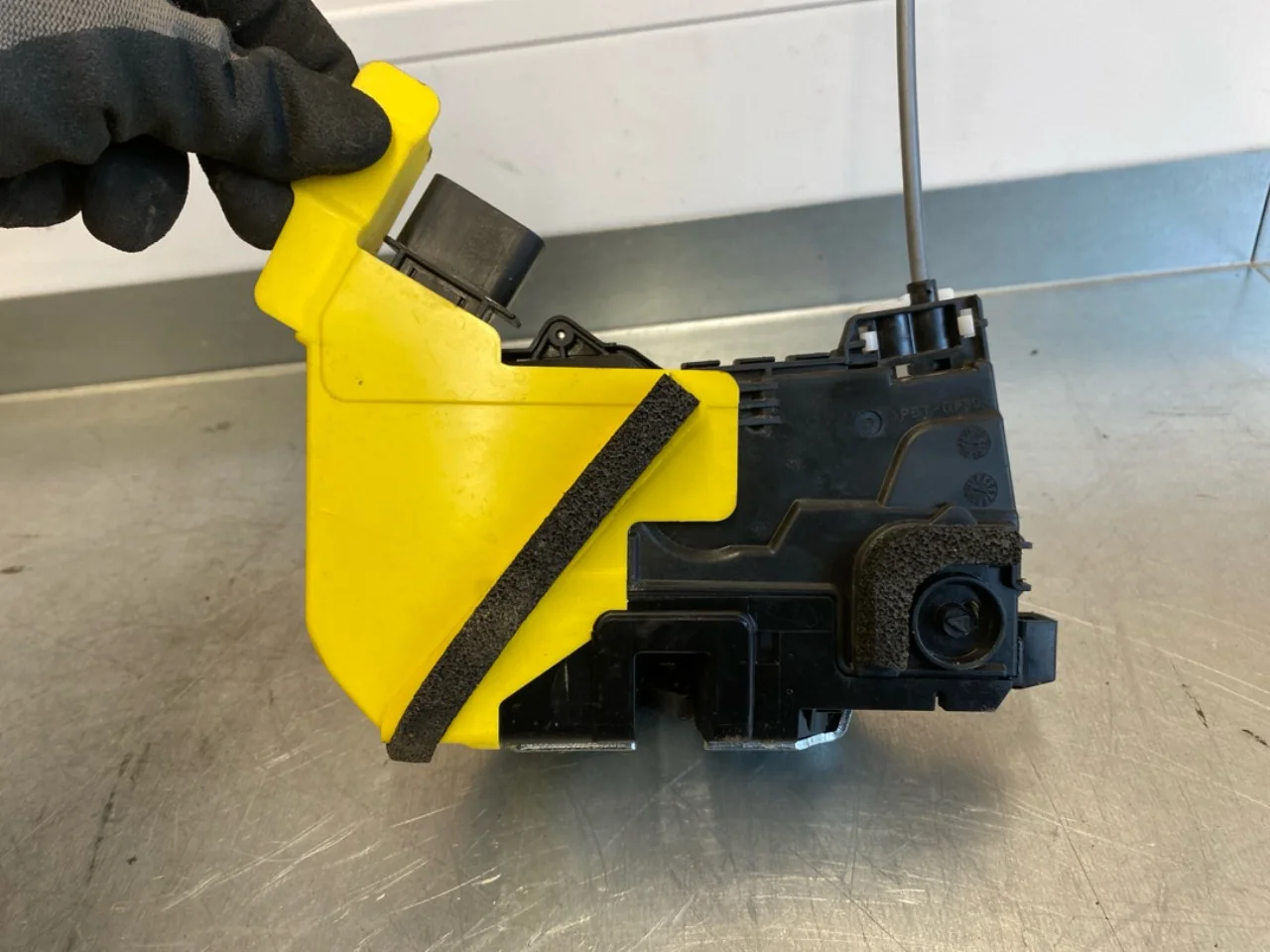 Hyundai IONIQ 5 NE 2022- Door lock housing view 4