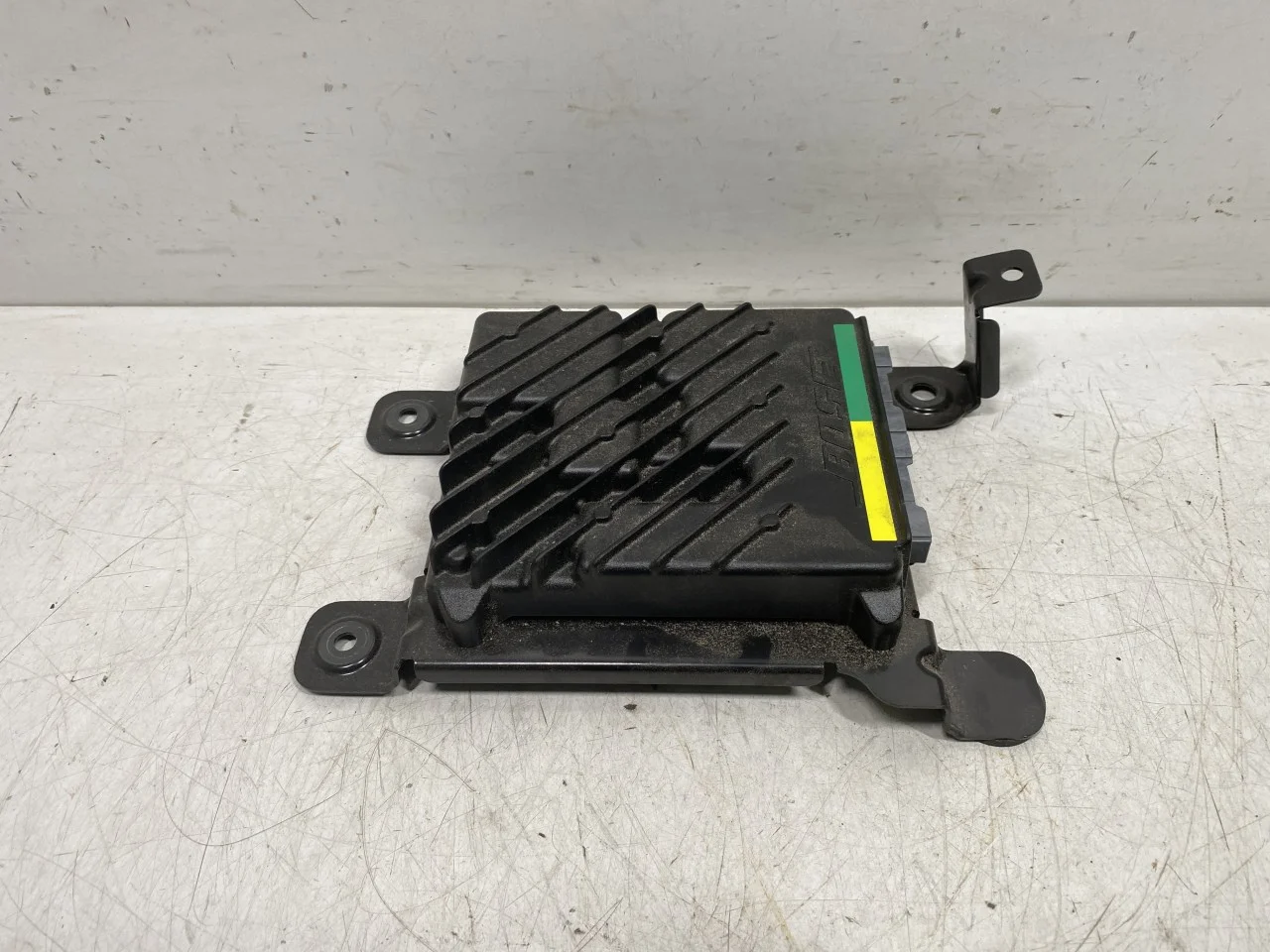 Hyundai IONIQ 5 NE 2022- Radio / hi-fi amplifier