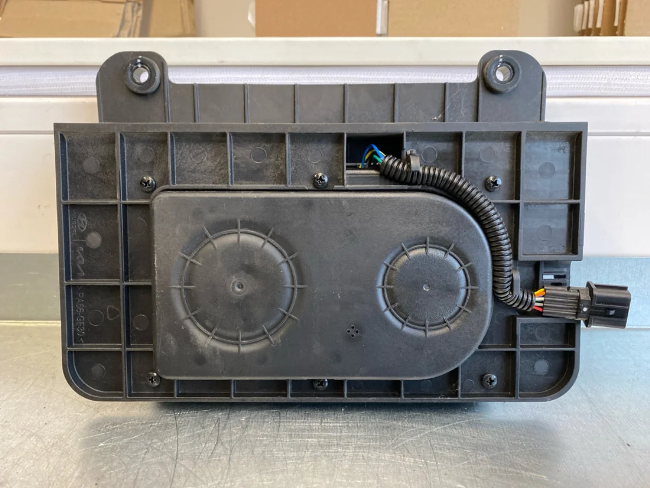Kia EV6 2022- Difuzor sunet motor vedere 2