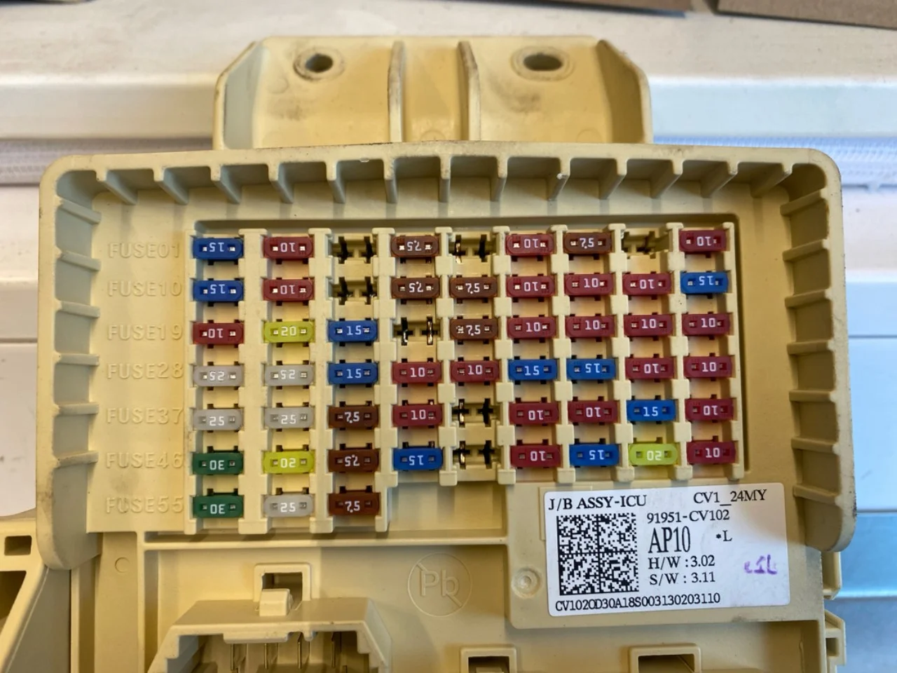 Kia EV6 2022- Biztosítékdoboz / elektromos központ nézet 2