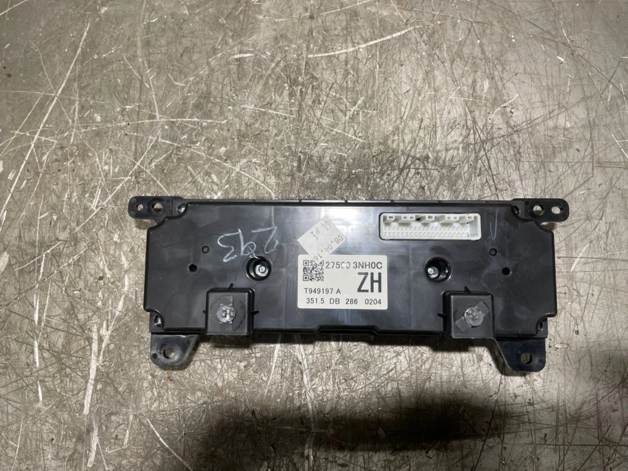 Nissan LEAF 2011-17 Unitate de comandă încălzire vedere 3