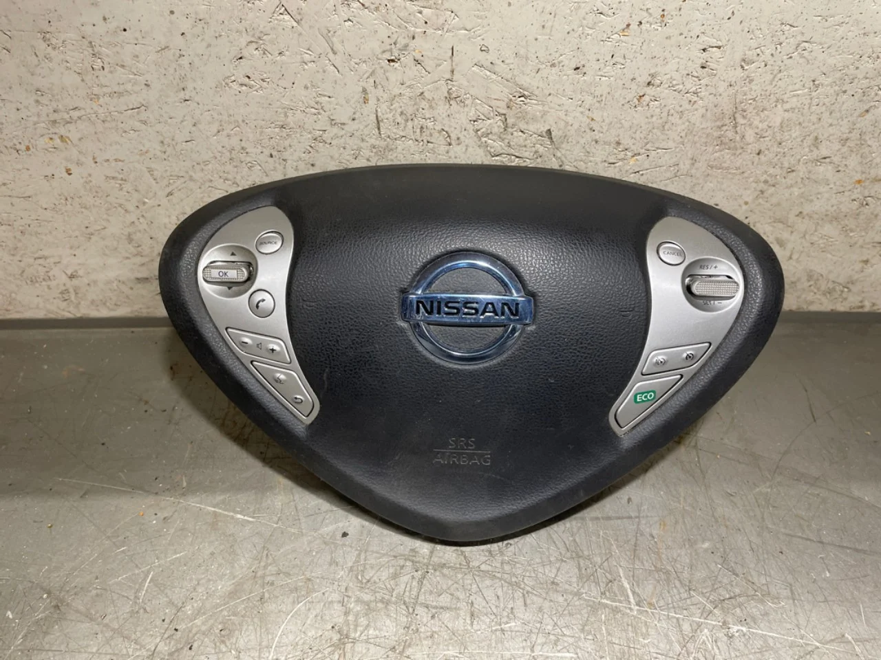 Nissan LEAF 2011-17 Airbag, steering wheel pad