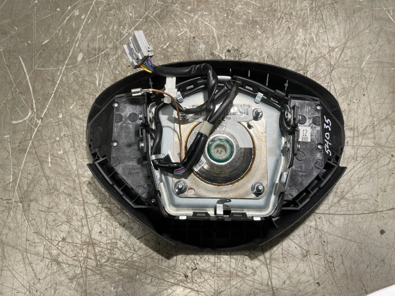 Nissan LEAF 2011-17 Airbag, steering wheel pad view 3