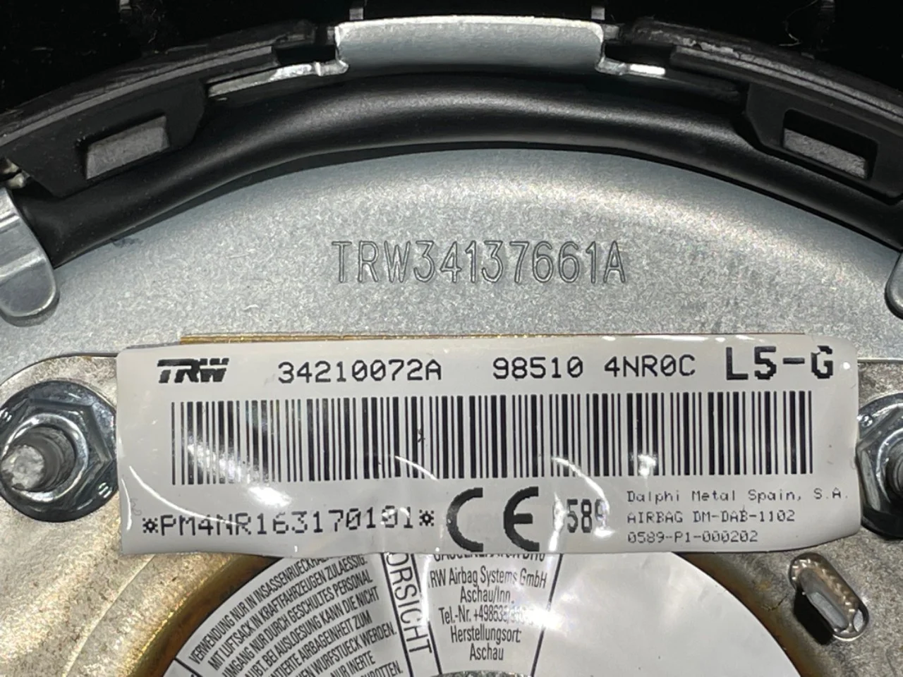 Nissan LEAF 2011-17 Airbag, steering wheel pad view 4