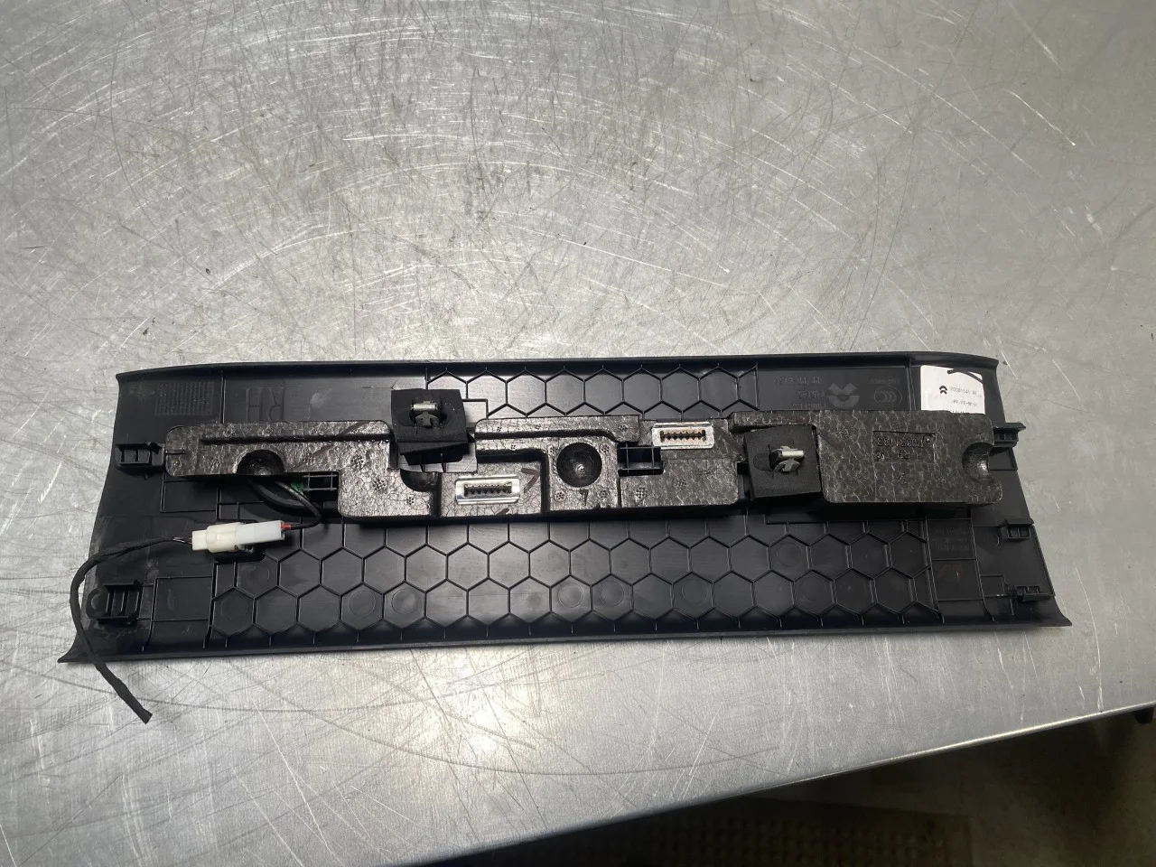 Nio ES8 23-24 Trim molding, other view 2