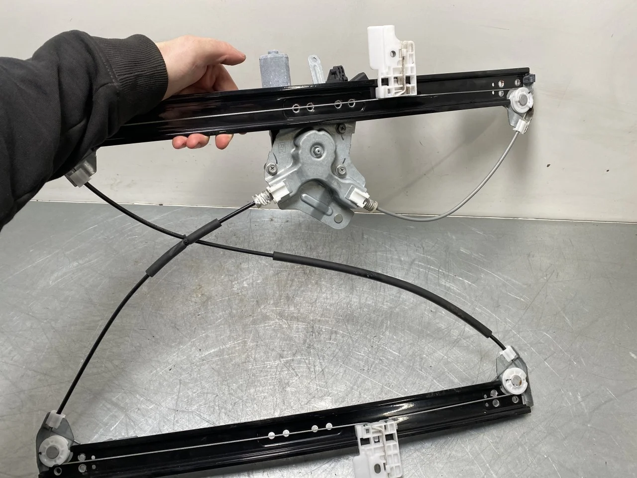 Nio ES8 23-24 Electric window regulator, complete view 2