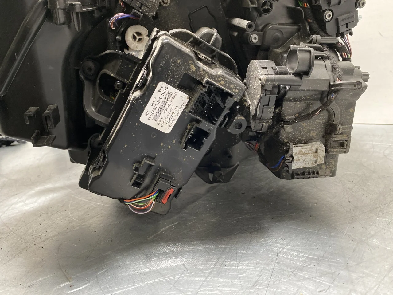 Porsche TAYCAN 2020- Fűtőradiátor, klíma nélkül nézet 2