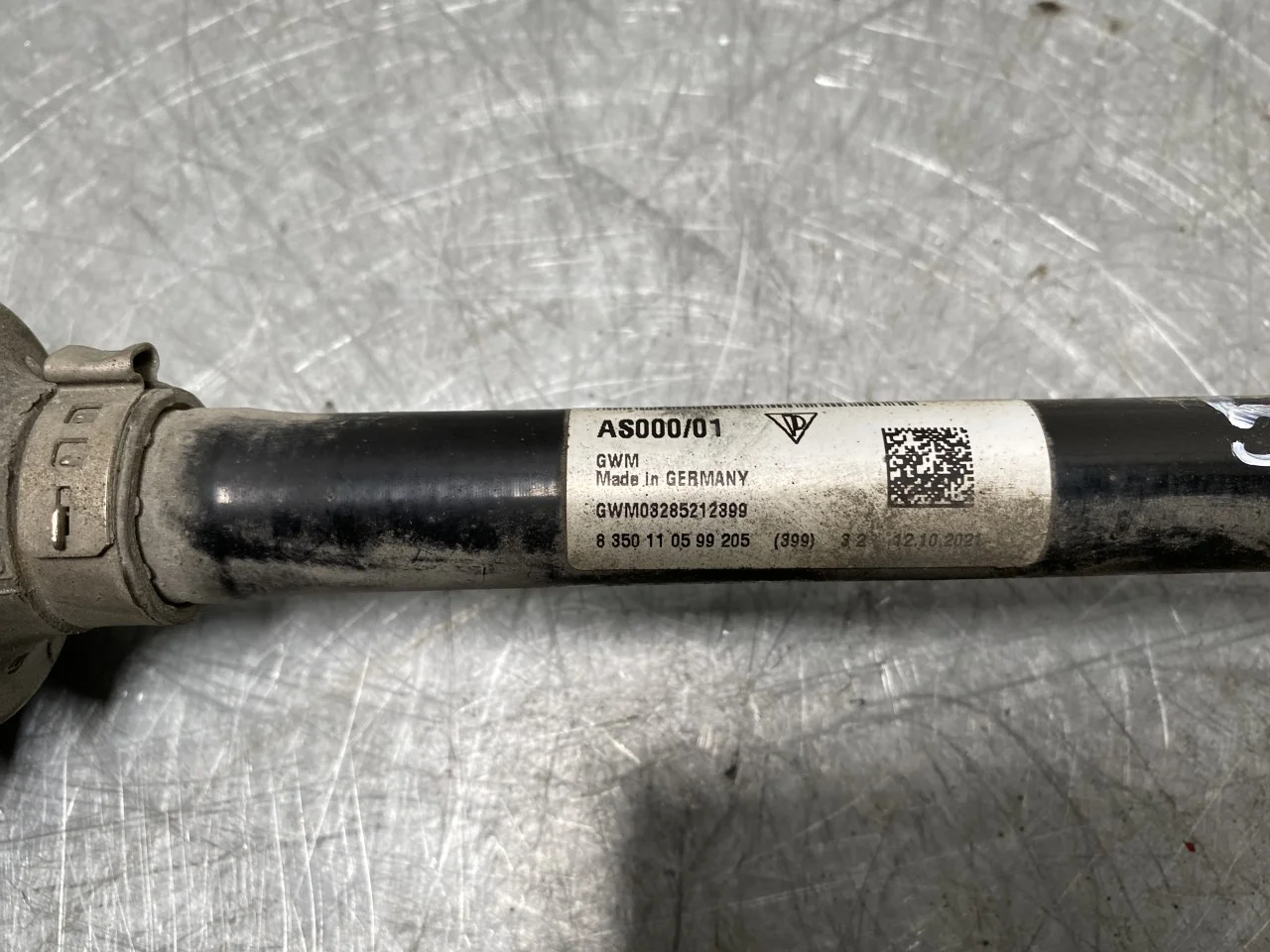Porsche TAYCAN 2020- Front left driveshaft view 3