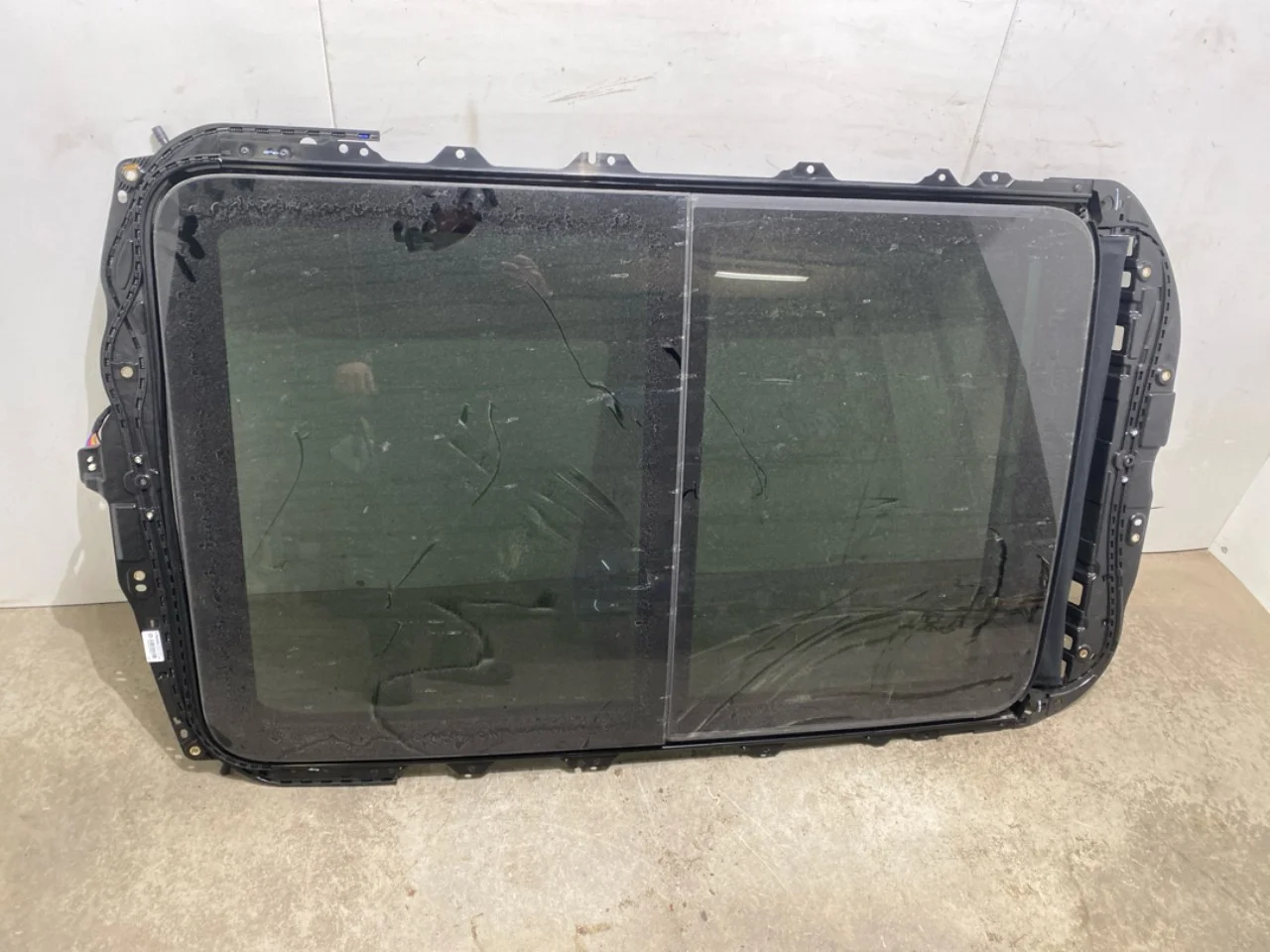 Nio ES8 23-24 Sunroof view 4