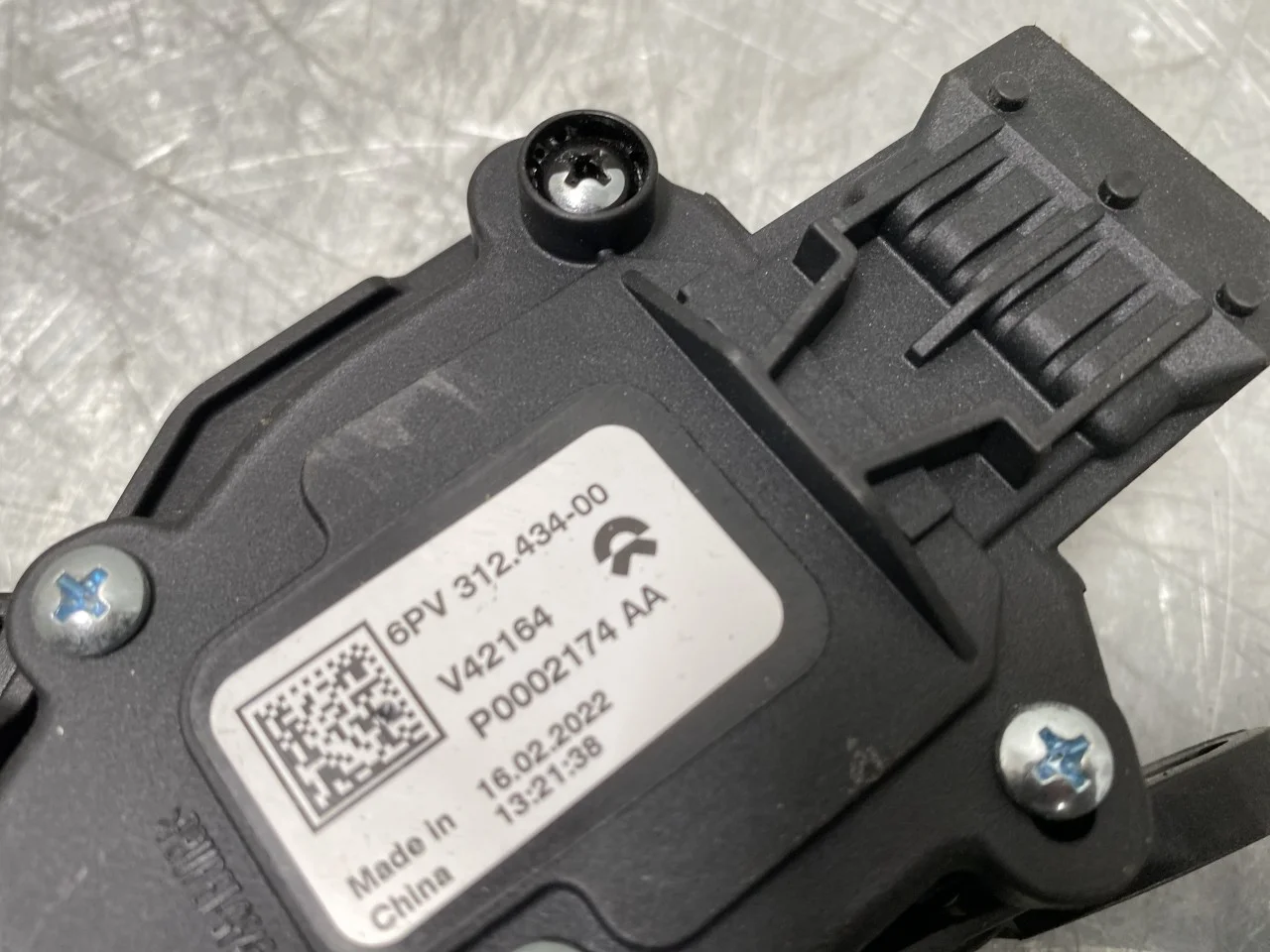 Nio ES8 23-24 Gázpedál nézet 3
